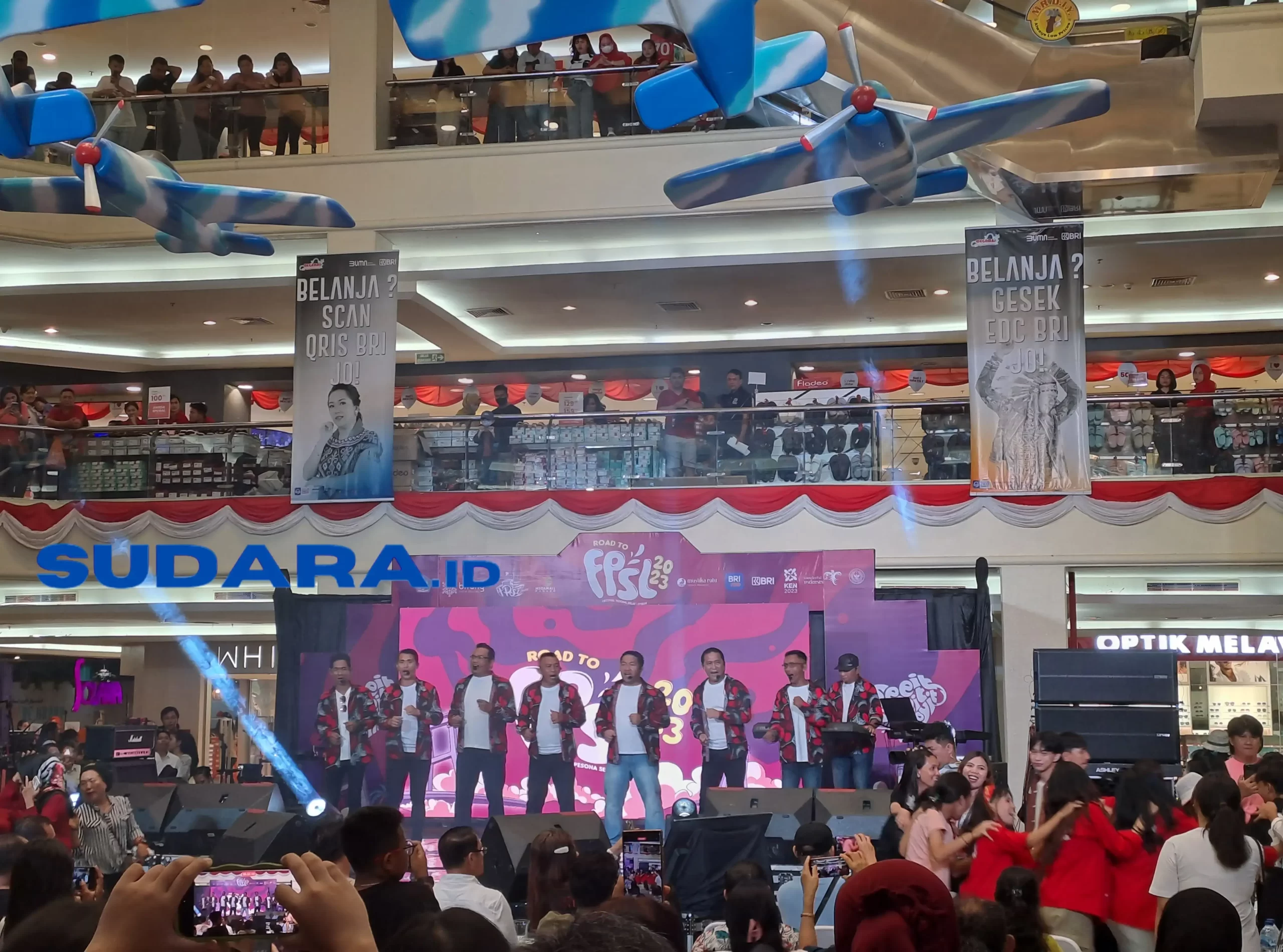 Semarak Road to FPSL di Mega Mall Manado. Foto Jobel/Sudara.id