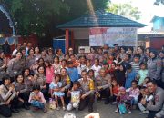 Jaga Kondusifitas, Personil Polda Sulut dan Polres Bitung Asyik Bermain Bersama Anak-Anak di Kota Bitung.