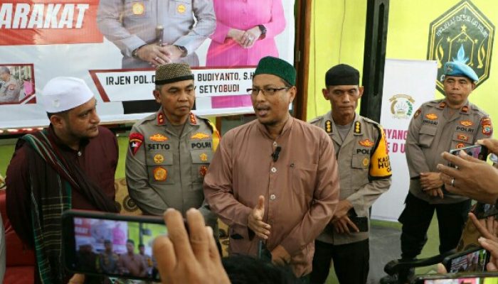 Polda Sulut Salurkan 200 Paket Sembako dan Pemeriksaan Kesehatan di Girian Permai, Ini Kata Habib Abdullah