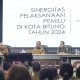 Rakor Sinergitas Pelaksanaan Pemilu 2024 di Kota Bitung dihadiri Walikota Bitung, Ir. Maurits Mantiri, MM bersama Ketua KPU Kota Bitung, Deslie Sumapouw. (foto: Istimewa)