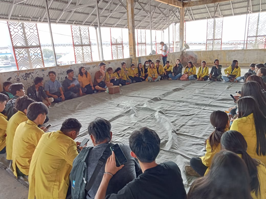 Pembelajaran Mahasiswa KIP Unika De La Salle Manado kepada Anak-anak Pasar Bersehati Manado pada Sabtu, 27 Januari 2024.