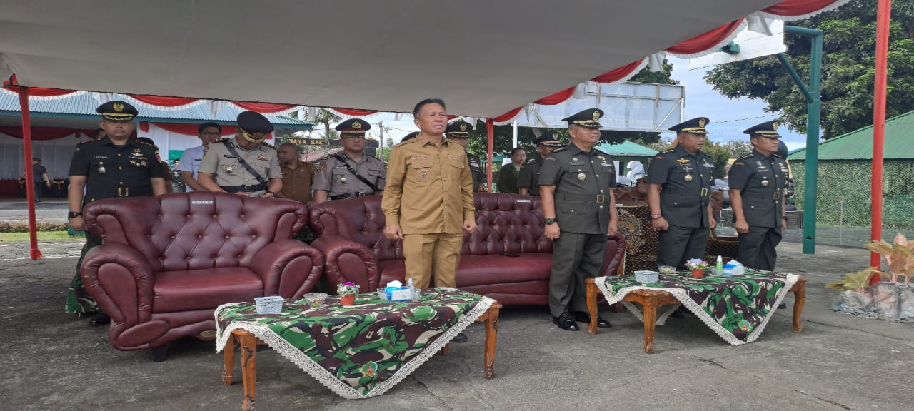 Bupati FDW Saat Menghadiri Upacara Penutupan Pendidikan Pertama Bintara TNI AD