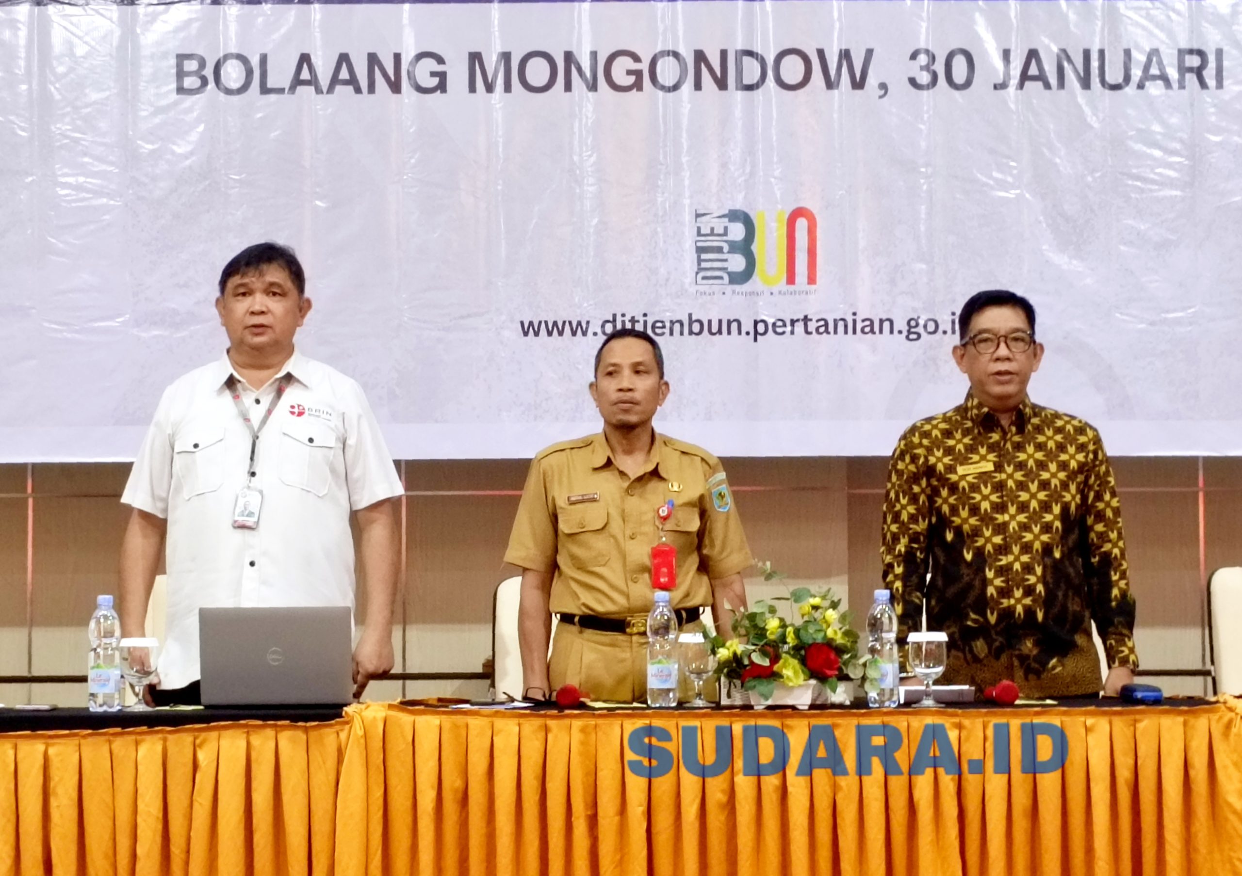 Bimtek Direktorat Perlindungan Perkebunan Ditjenbun Kementan RI untuk 300 orang petani kelapa dalam rangka peningkatan nilai tambah dan daya saing produk perkebunan berkelanjutan di Ponanoban Ballroom Sutan Raja Hotel Kotamobagu, Sulawesi Utara, Selasa (30/1/2024).