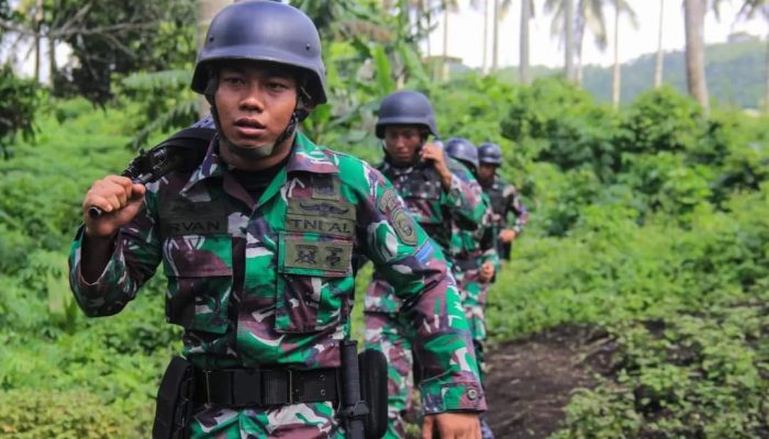 Prajurit Petarung Yonmarhanlan VIII Bitung Laksanakan Cross Country