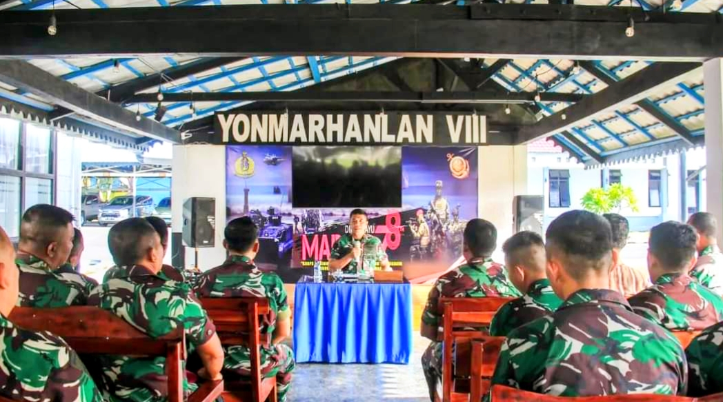 Komandan Yonmarhanlan VIII Letkol Marinir Aditya Indarto, S.E., M.Tr. Opsla saat kegiatan "Jam Komandan". (Foto: Istimewa)