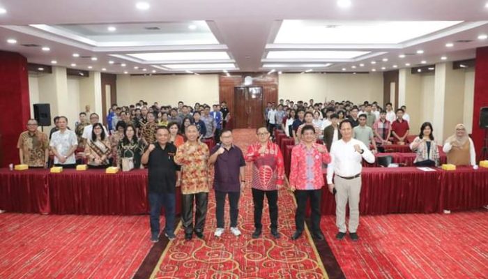 Rektor Unsrat Dampingi Komisi X DPR RI Beri Pembekalan Pada Mahasiswa 