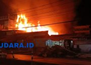 Kebakaran di Kota Manado Hanguskan 5 Bangunan. Kerugian Capai Ratusan Juta