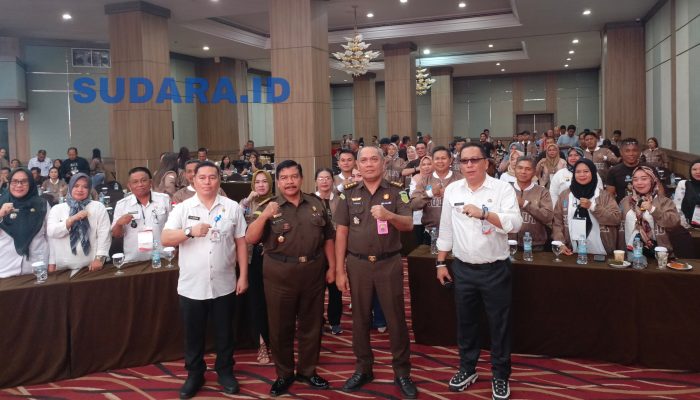 Kejati Sulut Beri Panduan Hukum Anti Korupsi Kepada Para Aparatur Desa