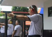 Danyonmarhanlan VIII bersama Karumkital Bitung dan Jajaran Latihan Menembak Pistol