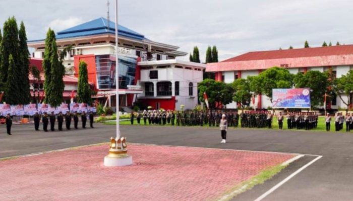 Polres Bitung Gelar Upacara HUT ke-78 Bhayangkara di Lapangan Kantor Walikota Bitung