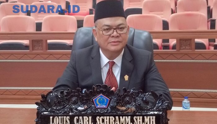 Louis Carl Schramm Resmi Dilantik sebagai Anggota DPRD Sulut