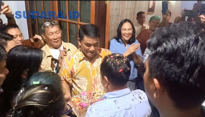 HUT ke 61, Cagub Sulut Yulius Selvanus Disambut Surprise Party