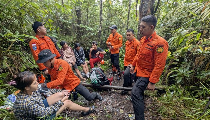 Hipotermia di Gunung Klabat, Pendaki Wanita Dievakuasi Tim SAR