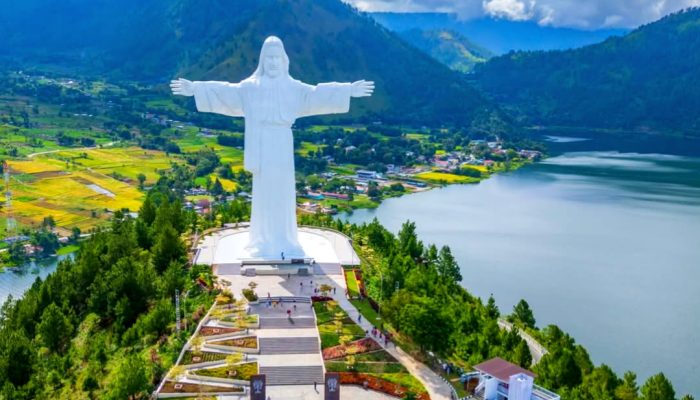Patung Yesus Tertinggi di Dunia Jadi Target Destinasi Wisata Libur Nataru 2024-2025