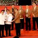 Hengky Honandar dan Randito Maringka bersama Komisioner dan Sekretaris KPU Kota Bitung. (Foto: Istimewa)