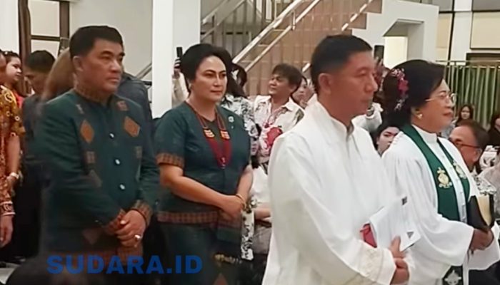 Hadiri Natal Kerukunan Keluarga Toraja Sulut, Yulius Selvanus: “Dimana Bumi Dipijak Disitu Langit Dijunjung”