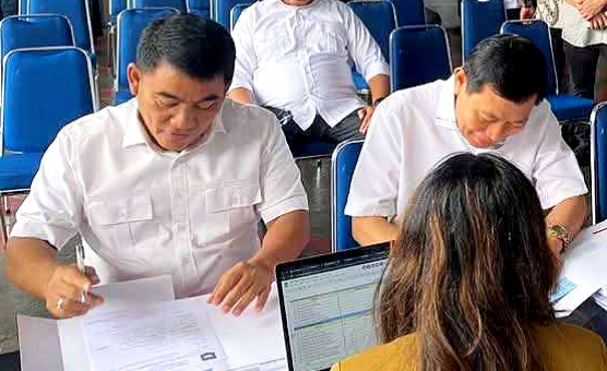 Gubernur dan Wakil Gubernur Sulut terpilih, Yulius Selvanus Komaling-Victor Mailangkay (YSK-Victory) saat melakukan registrasi dan cek kesehatan di Kementerian Dalam Negeri RI, Senin (17/2/2025).