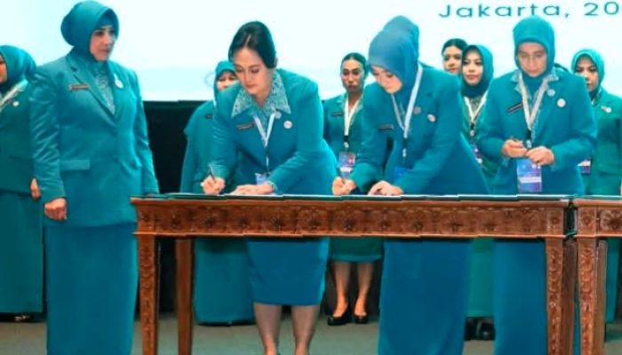 Anik Yulius Selvanus Resmi Dilantik sebagai Ketua TP-PKK dan TP Posyandu Sulawesi Utara