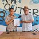Vanny Loupatty-Maemossa (kanan) bersama Ardison Kalumata (kiri) saat umumkan SK Kepengurusan PWI Sulut. (Foto: Istimewa).