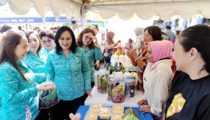 Pasar Murah Jelang Idul Fitri, Ibu Gubernur Anik Fitri Wandriani Pastikan Harga Terjangkau dan Berkualitas
