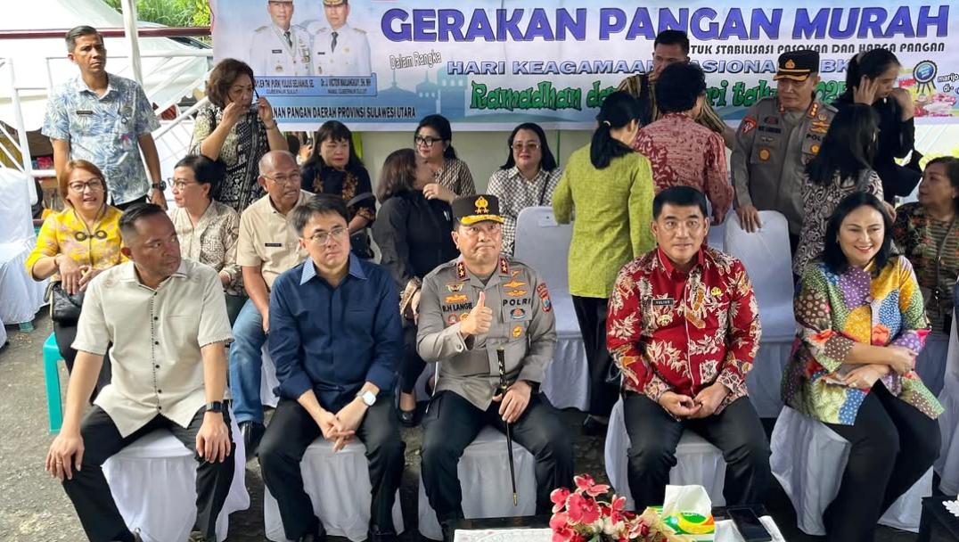 Walikota Manado Andrei Angouw bersama Wakil Walikota dr.Richard Sualang saat mendampingi Gubernur Yulius Selvanus saat gelar Gerakan Pangan Murah (GPM). (Foto: Istimewa)