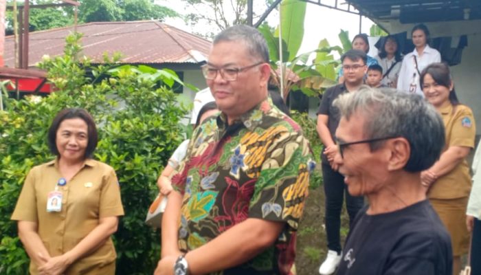 Louis Schramm Soroti Kelayakan Balai Sosial Senja Cerah Manado yang Tidak Ramah Lansia