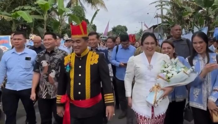 Gubernur Sulut Yulius Selvanus Gelar Syukuran 33 Tahun Pernikahan dan Kemenangan Pilkada di Kakas