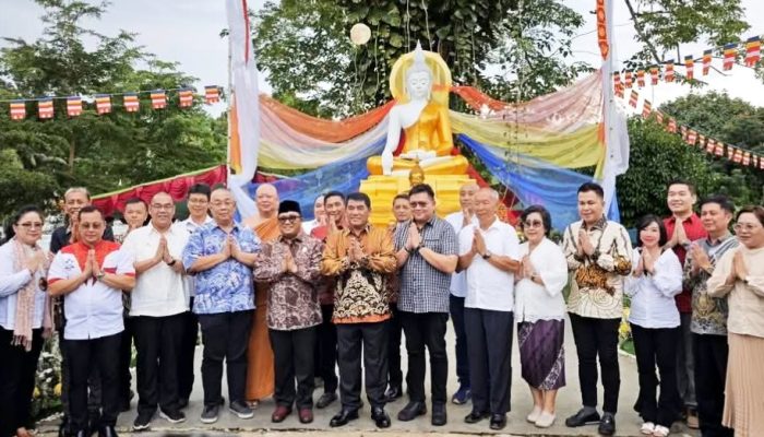 Resmikan 108 Rupang Buddha di Hari Trisuci Waisak, Yulius Selvanus Apresiasi Kerukunan Umat Beragama di Sulut