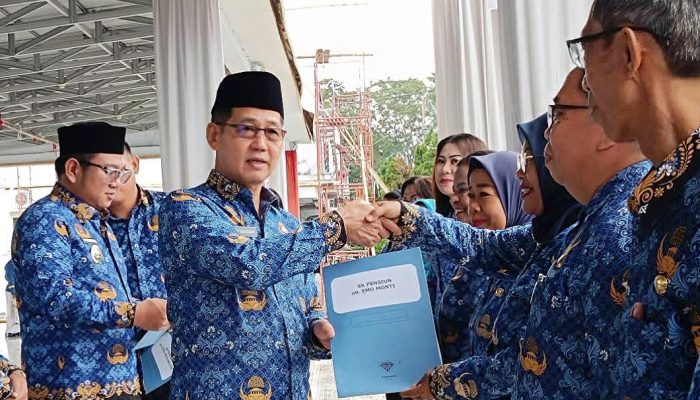 Walikota Hengky Honandar Umumkan Pencairan Gaji ke-13 ASN Pemkot Bitung