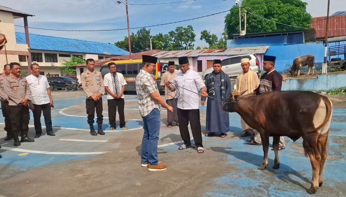 Polres Bitung Gelar Penyembelihan Hewan Kurban Idul Adha 1446 H