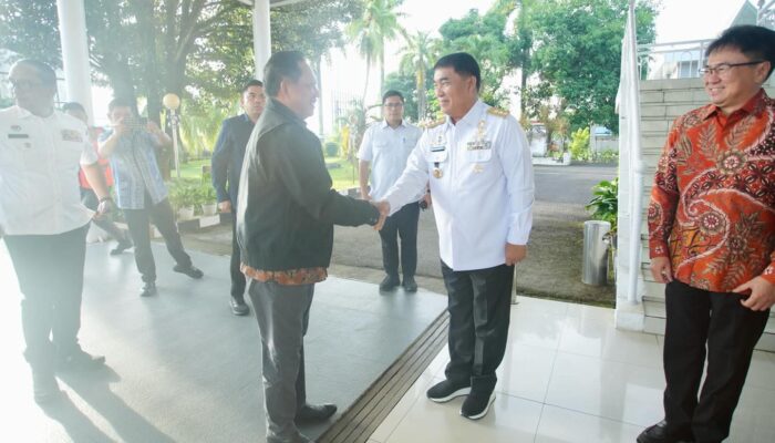 Mendagri Tito Karnavian Disambut di Manado, Bahas Percepatan Pembangunan Sulawesi Utara