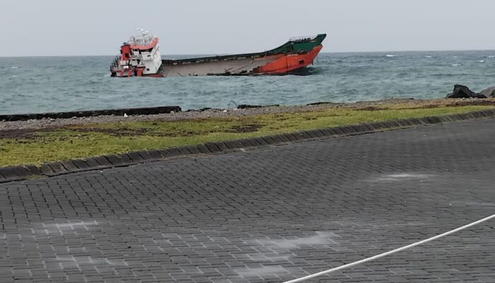 ABK Kapal LCT Remu Selatan yang Mati Mesin di Teluk Manado Berhasil Diselamatkan