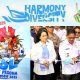 Walikota Bitung, Hengky Honandar SE, didampingi Ketua TP PKK Kota Bitung, Bunda Ellen Honandar Sondakh SE, bersama Komandan Satrol Kodaeral VIII, Kolonel Laut (P) Marvill Marfel Frits, E. D, SE., M.Tr.Hanla., CRMP, saat sesi pengguntingan pita pembukaan FPSL 2025. (Foto: Istimewa)