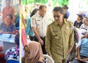 Walikota Bitung, Hengky Honandar SE, bersama Ketua TP-PKK Kota Bitung Ny. Ellen Honandar Sondakh SE, meninjau langsung penyaluran Bantuan Sosial Tahap I. (Foto: Istimewa)