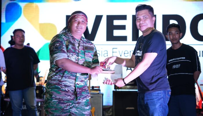 14 Grup Hentak Panggung Festival Band IVENDO Sulut 5th Anniversary di Marina Street Food Manado