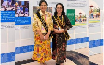 Bunda PAUD Kota Bitung, Ny Ellen Honandar Sondakh SE (kanan) bersama Bunda PAUD Sulawesi Utara, Ny Anik Yulius Selvanus (kiri) . (Foto: Istimewa)