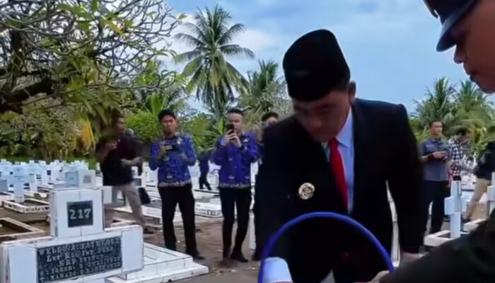 Gubernur Yulius Selvanus Pimpin Upacara Hari Pahlawan 2025 di TMP Kairagi Manado