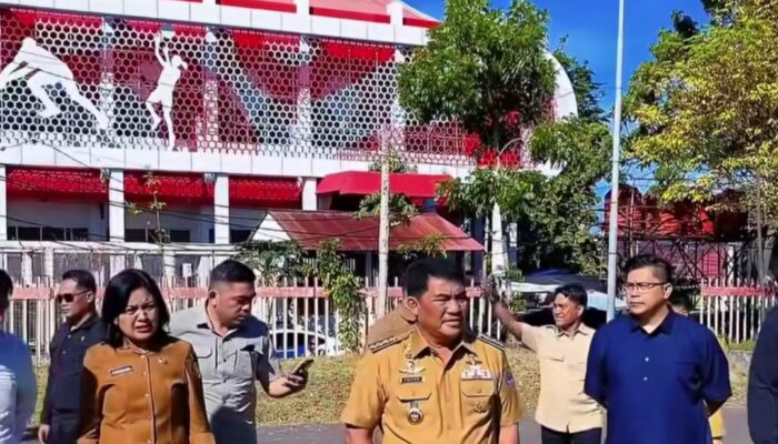 Yulius Selvanus Tinjau Persiapan Laga Persahabatan Persma 1960 vs Persija Glory dan Renovasi Kolam Renang Rano Wangun