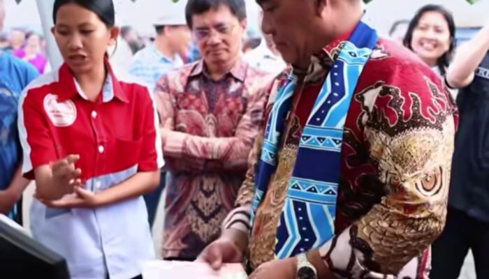 Gubernur Yulius Selvanus Menutup SMK Expo 2025 di Kawasan Megamas Manado