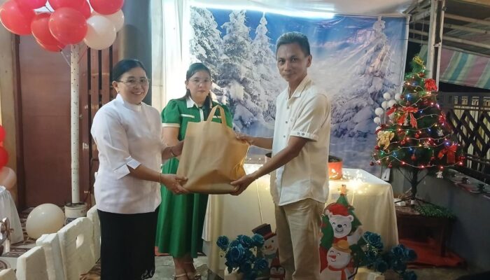 Pemdes Kumelembuai Dua Gelar Ibadah Natal