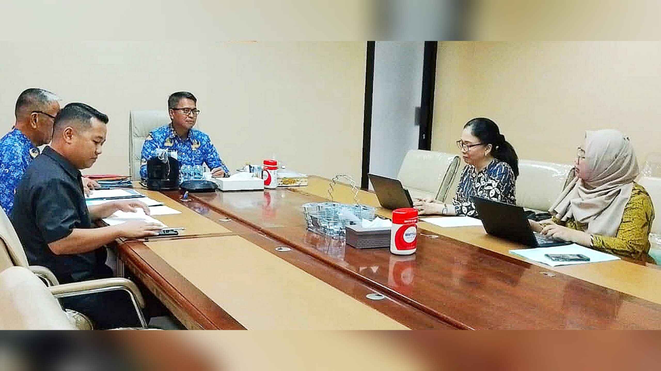 Penjabat Sekretaris Daerah Provinsi Sulawesi Utara,Tahlis Gallang, S.I.P., M.M., saat menerima kunjungan Tim Komnas HAM RI.