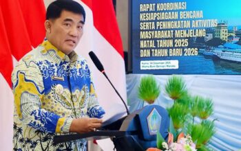 Gubernur Sulawesi Utara, Mayjen TNI (Purn) Yulius Selvanus SE, saat gelar Rapat Koordinasi Kesiapsiagaan Bencana dan Peningkatan Aktivitas Masyarakat di Wisma Negara Bumi Beringin Manado hari ini, Kamis (4/12/2025).