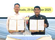 Gubernur Sulut, Mayjen TNI (Purn) Yulius Selvanus SE (kanan) bersama Kepala BPA Kejaksaan RI, Dr Kuntadi SH MH. (Foto: Istimewa)