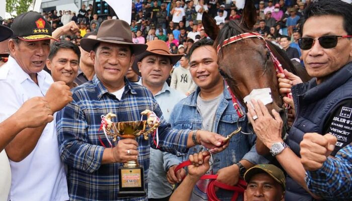 Kuda Gadis Tondano milik Gubernur Yulius Selvanus Juara I Kelas Calon Remaja di New Year Cup 2026 Tompaso