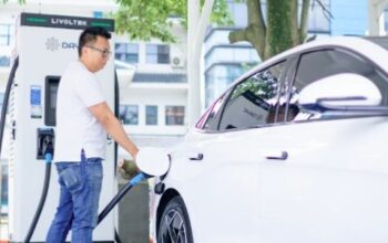 Ilustrasi pengisian listrik EV.