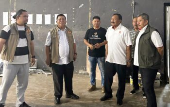 Tim KONI Pusat saat meninjau kesiapan venue PON Bela Diri II di Manado, Sulawesi Utara.