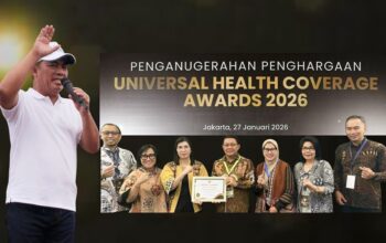 Provinsi Sulut menerima UHC Awards 2026.
