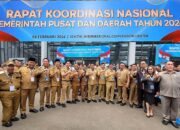 Gubernur Sulut, Yulius Selvanus didampingi Wakil Gubernur Victor Mailangkay foto bersama jajaran Pimpinan Daerah dan Forkopimda Kabupaten/Kota, Sulawesi Utara, di lokasi Rakornas Pemerintah Pusat dan Daerah 2026.