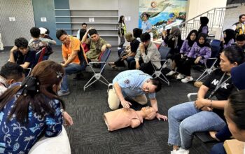 Manajemen dan pekerja Bandara Sam Ratulangi Manado mengikuti salah satu rangkaian kegiatan Bulan K3 Nasional 2026 yang digelar PT Angkasa Pura Indonesia. (Foto: Ist)