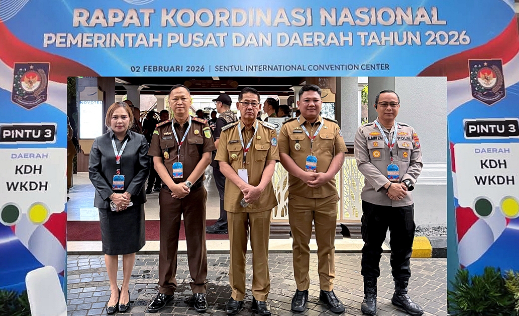 Kapolres Bitung, AKBP Albert Zai SIK MH (paling kanan) bersama Walikota Bitung, Hengky Honandar SE dan Wakil Walikota Randito Maringka S.Sos, beserta Kajari Bitung, Krisna Pramono SH; dan Ketua DPRD Bitung, Vivi J Ganap SE, di Rakornas Pemerintah Pusat dan Daerah 2026, SICC Sentul, Bogor, Jawa Barat, Senin (2/2/2026).